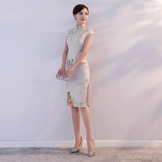 中国风传统花色旗袍，端庄大气有品味，精雕细琢有韵味！