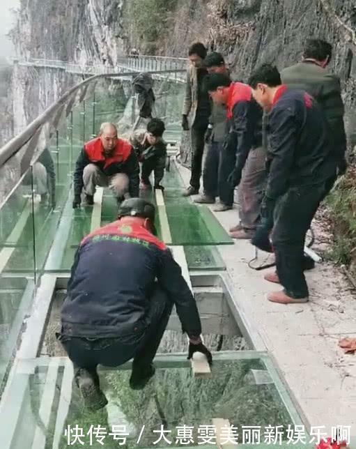 玻璃轨道多久换一次玻璃,工人用实际行动告诉你