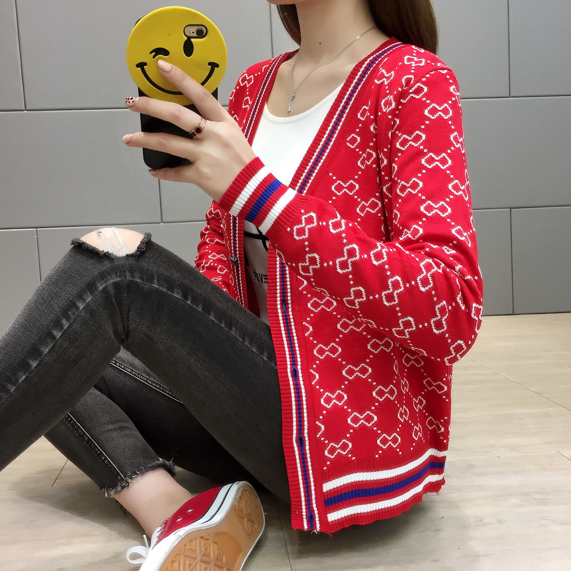 无意中发现:薄秋装，竟比旗袍还洋气，减龄暖和，比羊绒衫还洋气