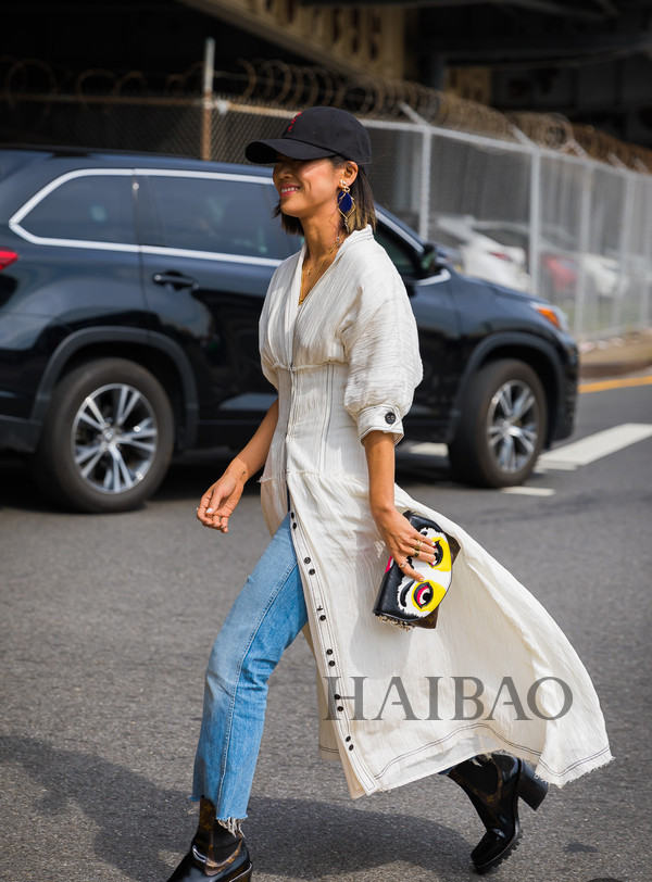 如何用白色单品时髦度夏