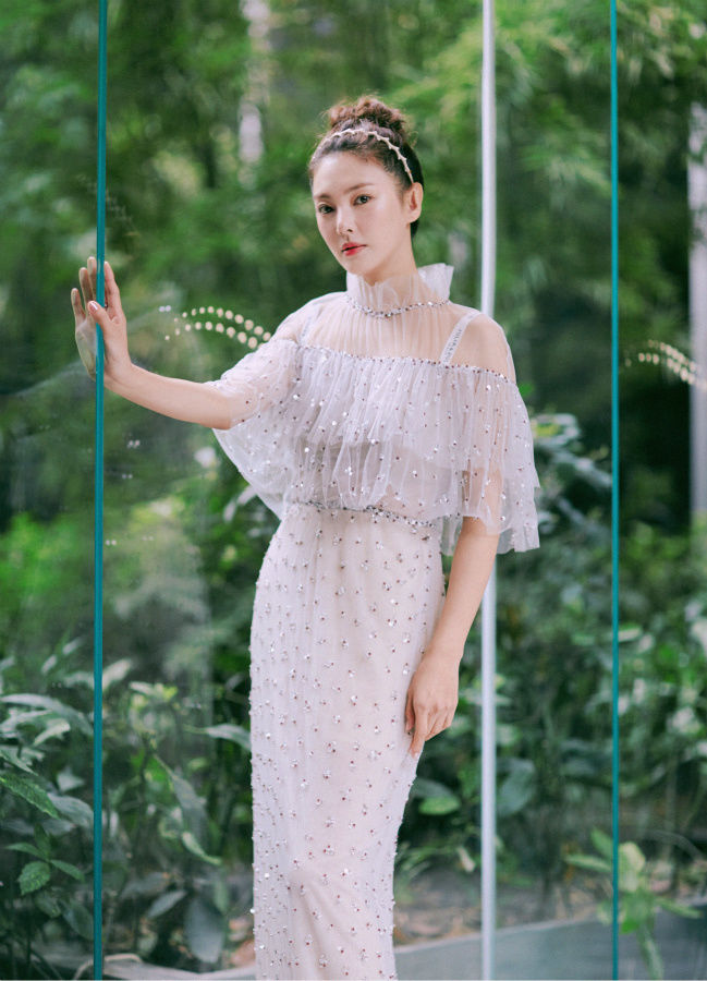 张雨绮，高挑的身材和精致的五官 完美女神