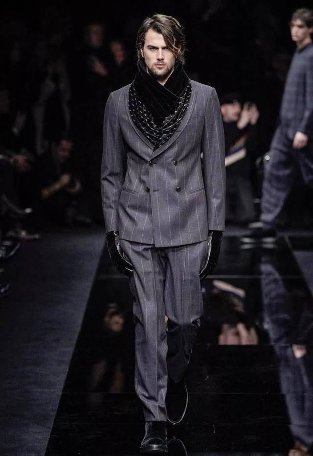  「延续」85岁的Armani先生，一直延续自己的风格，优雅简约的更加年轻化