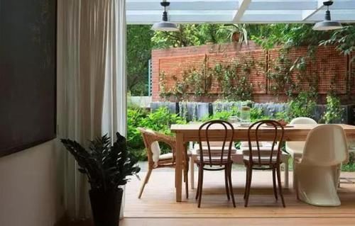 #小别墅#48㎡奇葩小户型,男主不仅整了小院,还设计出2室小别墅的既视感