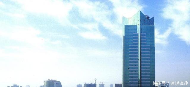 中国三个名字带“江”的省份, 其中两个经济实力雄厚, 居全国前列