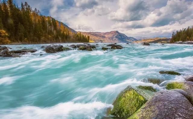 最美的秋天在路上！中国勾魂的秋景就在北疆，惊艳的让人失眠