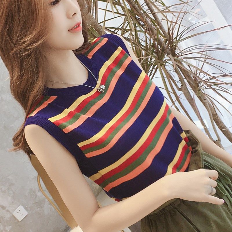 丰满的女人就是好看，尤其穿上这“流氓衫”，女人味挡也挡不住