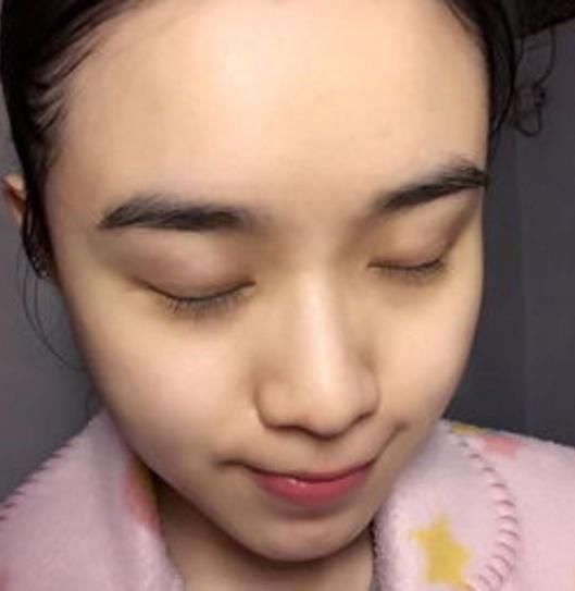 甘油加了几滴白醋，轻轻松松自制面膜敷一敷，肌肤焕然一新