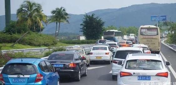 高速上开车的“四大禁忌”，一定要记牢，请花2分钟通读一遍！