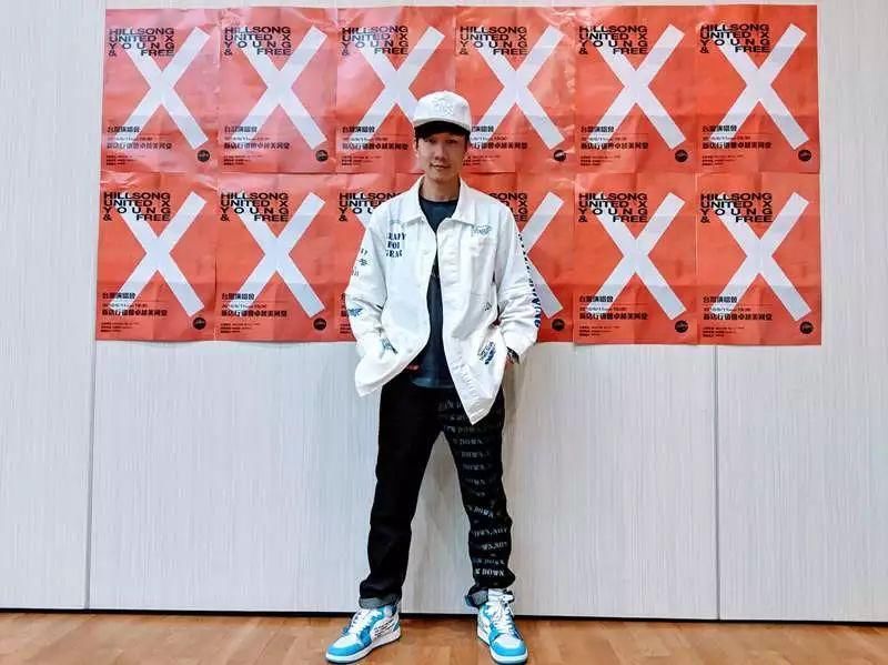 除了 Supreme 弹珠机还有什么?JJ 林俊杰近期上身潮物汇总