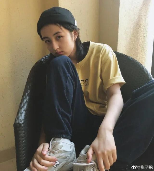  [ZICO]明星上脚丨LV女孩娜娜秀长腿！ZICO、小白怎么晒鞋？