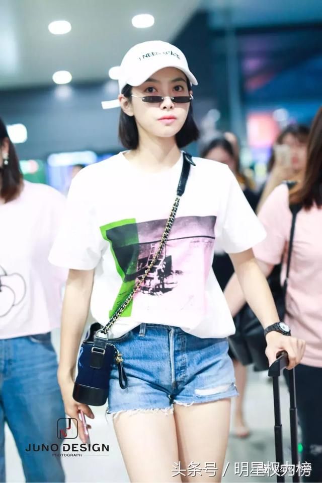 这些女明星私服衣品确实不错，不过夏天捂成这样真的不热嘛？