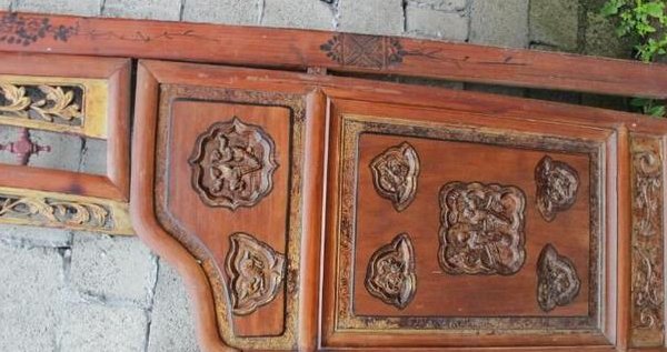  「屋梁」农村有人专门买旧房梁，一根100多，老农：这有啥用？答