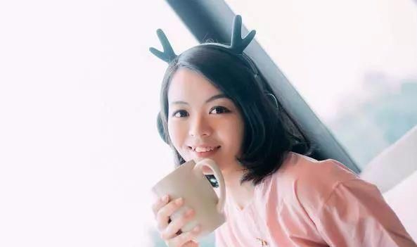  #耳朵贴脑#看相大叔：看富看耳，好福气之人耳朵一定有这三种特征，准