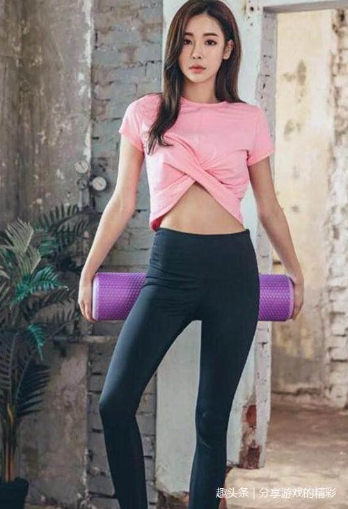 完美的打底裤美女, 时刻引领街头潮流，吸引路人无数的目光