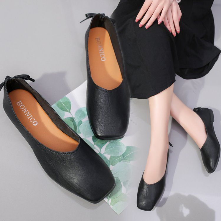 别再穿10几块的“地摊拖鞋”了，今年流行这样的，穿着你更气质