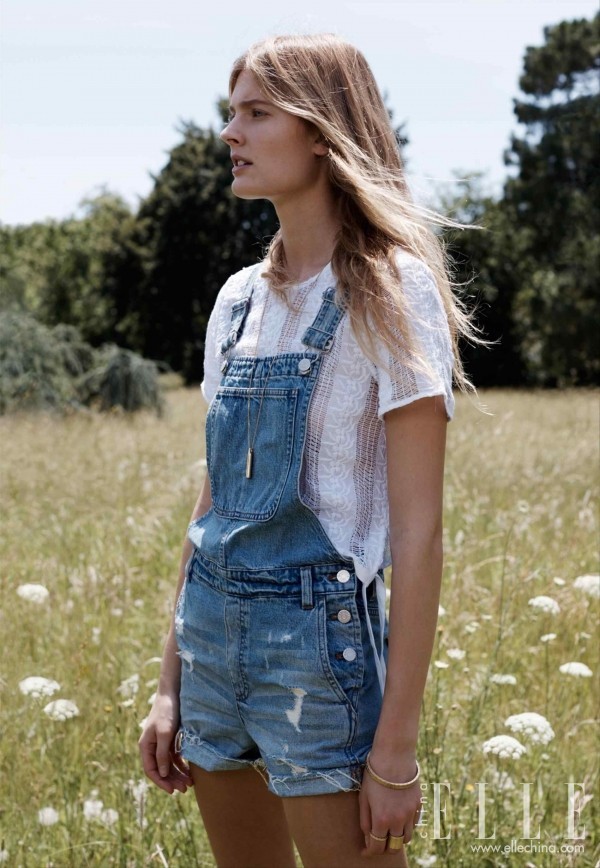 别再穿阔腿裤了 今夏最流行的“初恋裤”来了！