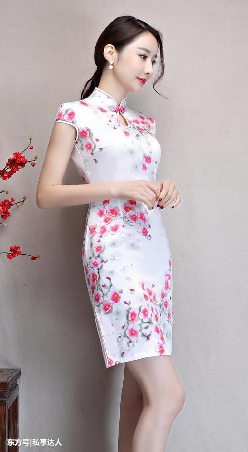 看了她穿的这款旗袍裙,还有人说她身材不饱满吗?