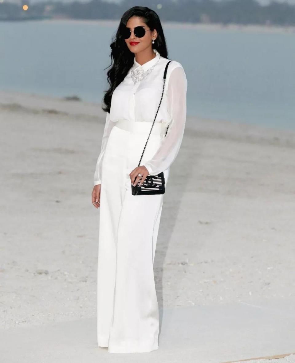 沙特名媛太时髦:首位18岁超模走红、公主开车登刊、王妃混时装周