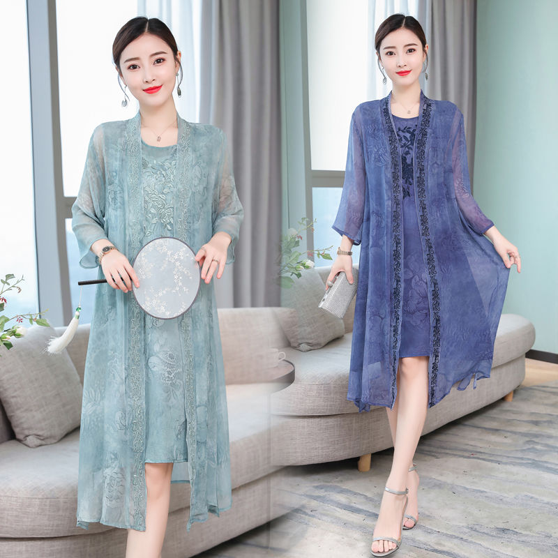 日盼也盼,终于盼到这高级秋裙上新啦!比旗袍还高贵,洋气又迷人