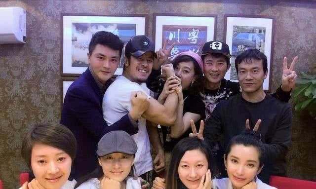  [何润东]明星聚会照，秦牛正威吴磊晒合照，何润东全班都年轻冻龄