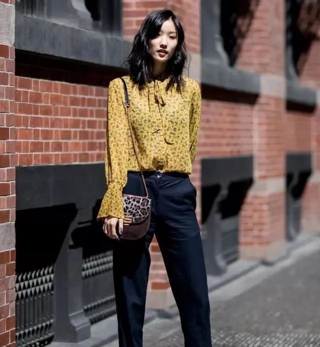  气质@早春流行一种穿法,叫“衬衫+阔腿裤”,气质又显瘦,明星都爱穿