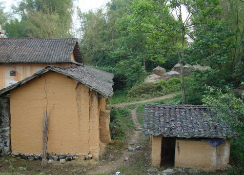 农村俗语“门对门，墙上墙，不败也得亡”，什么意思？有道理吗？