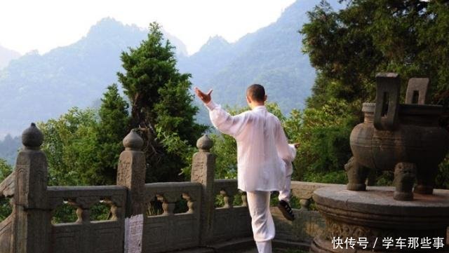 武当山长明灯600多年不灭，专家研究后也无果，游客发现其中奥秘