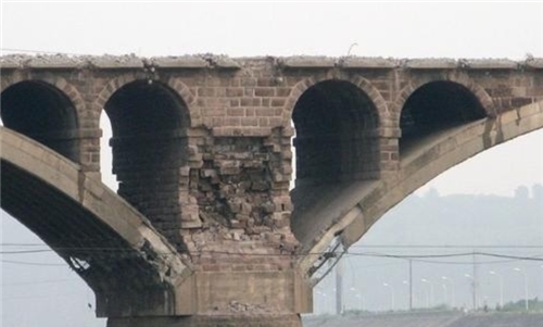  #沱江大#中国最“委屈”的大桥：被定为危桥，炸药都没炸毁，还