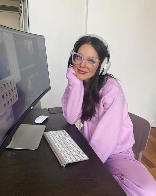  『裤衩』宅家也穿出仪式感！时尚达人居家日常，没有大裤衩只有好看自拍！