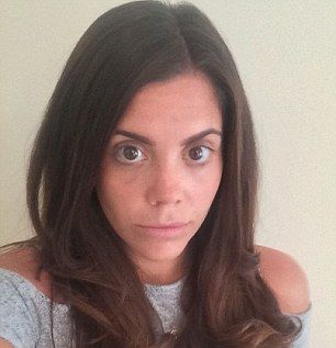 法国少女和朋友打赌，一个月不化妆出门，三天少女就认输了