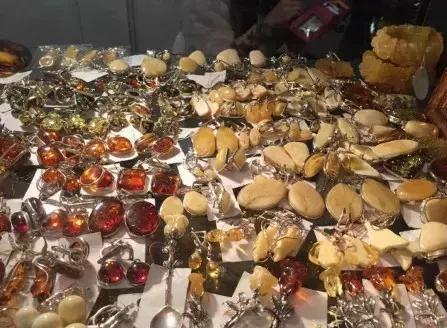 拒本国人迎中国人的“假”珠宝集中地,“人傻钱多”成国人的标签