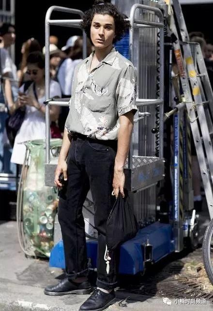 夏季必备运用古巴衬衫的穿搭提案，让你的脖子看起来更修长