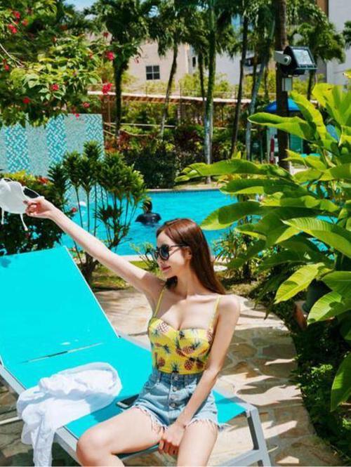 泳衣还是比基尼更性感，哪位比基尼美女的穿搭是你的菜?