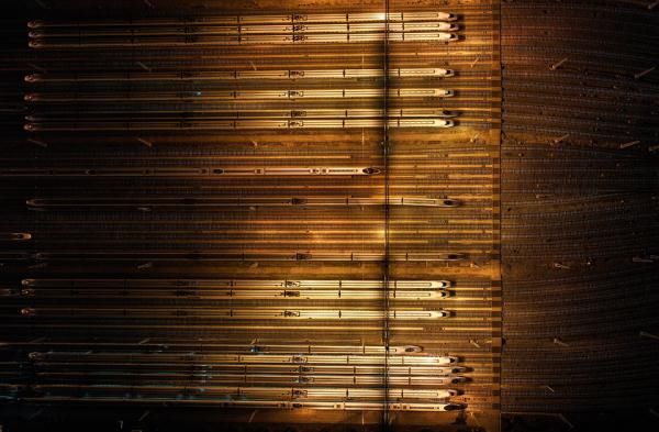  图为南宁屯里动车所：全国铁路陆续恢复运营