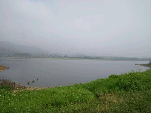  『小时』跋山涉水行进了两个小时，终于到达了钓点，可惜收获不是很好！