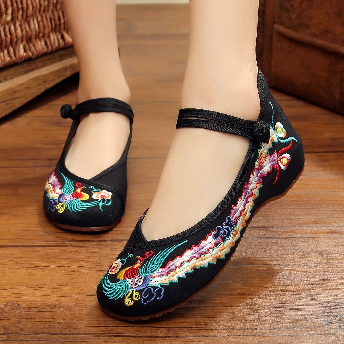 说老北京布鞋土的，肯定没见过这些，比小白鞋洋气多了