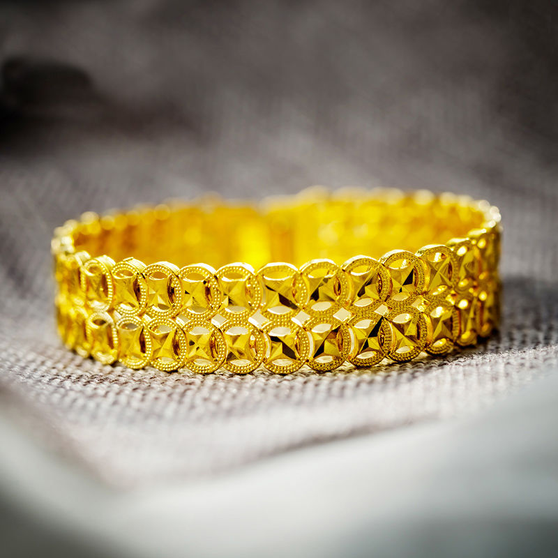 沙金和黄金傻傻分不清?越南人穿戴一身，知道价格当场乐坏了