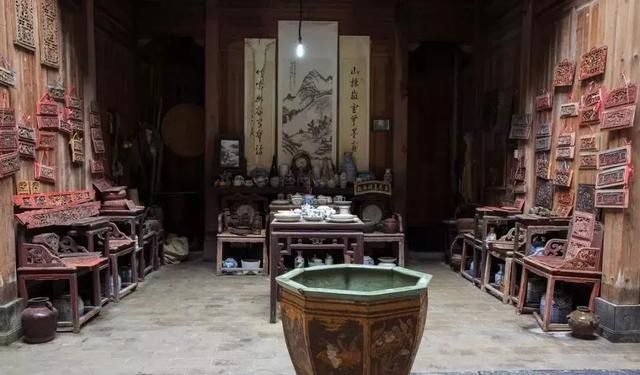  『中国』中国人为什么喜欢在院子里放水缸，原来有这说道啊