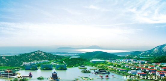 中国有个“土豪村”人均收入高达25万，1300名村民都住别墅！