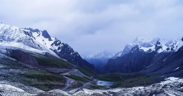 中国最美公路 一年仅开放5个月