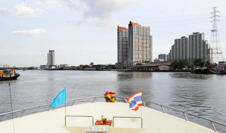 这条河全长1352千米，是泰国最长的河流，但河水并不清澈