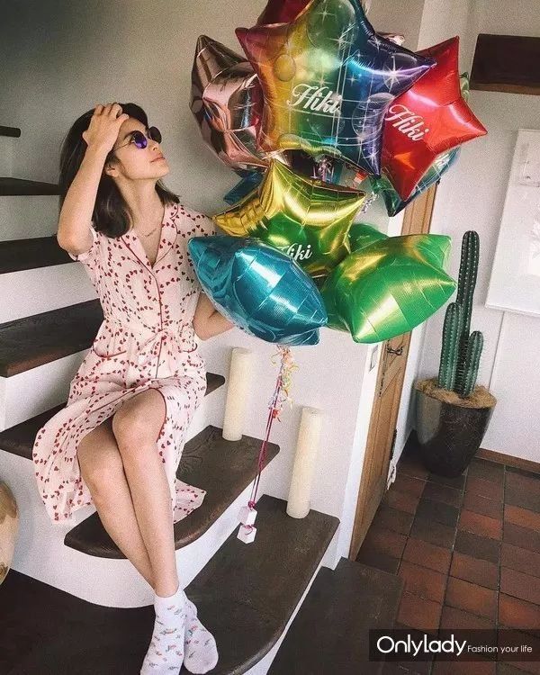 我最喜欢你什么样子?穿连衣裙的样子!