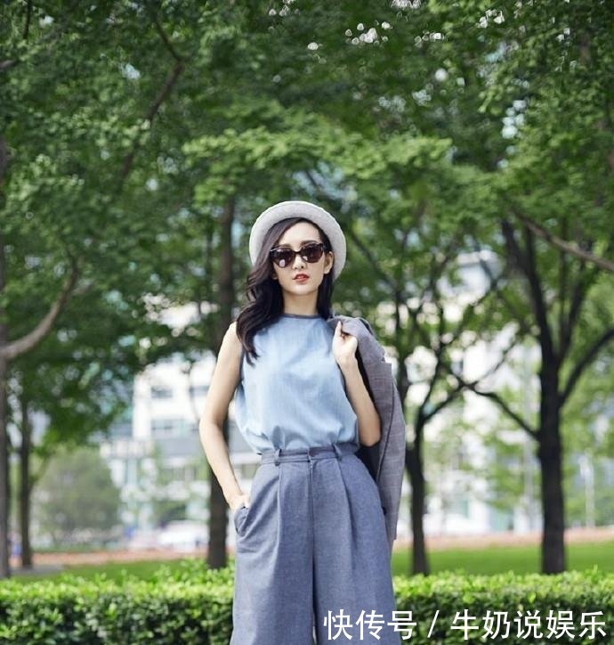 王鸥瘦出新高度, 竟能把直筒裤穿成阔腿裤, 一走路就尴尬!