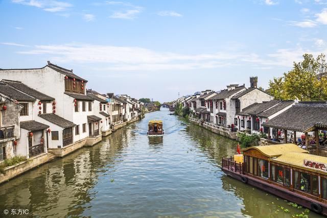 中国南方最出名的两座旅游城市,物价低廉,景美免费,去过都说值