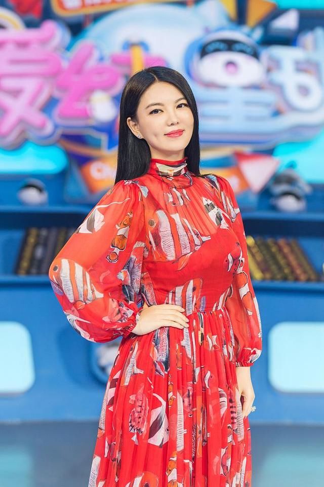 减肥的路上她走了9年，没有辜负自己的努力，李湘再现当年风采