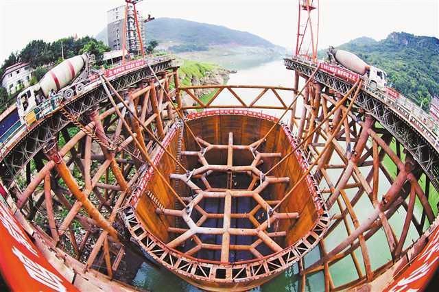  重庆@郑万高铁传来最新消息，河南段年底通车，重庆段2021年正式