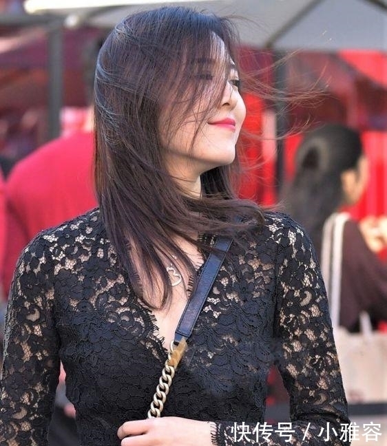  看不得■街拍：应该是位殿堂级的女神，一般人也看不得！