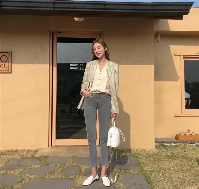  【女人】40岁的女人鞋子不用买太多！这5双鞋太经典了，再穿十年都不过时