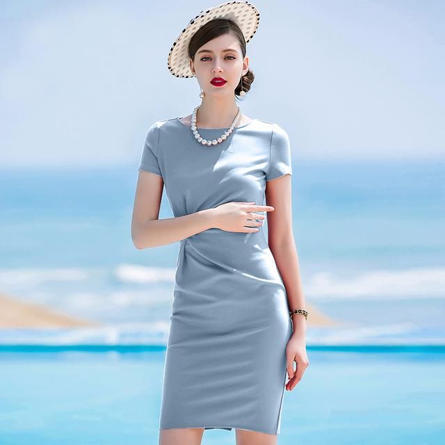 聪明女人三伏天这样穿，美得与众不同，穿出满满的东方女人味