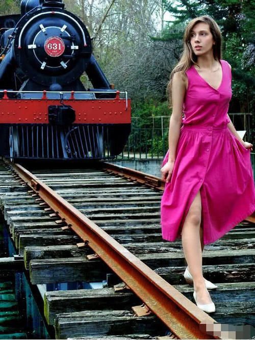  不锈钢■为什么火车铁轨采用会生锈的钢铁，而不用不锈钢？很多